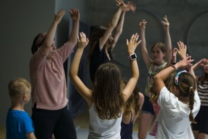 TAŃCZĄC Z DUCHAMI | Warsztaty ruchu i tańca dla dzieci (5-7)
