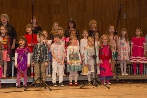 Koncert nie tylko dla dzieci z cyklu "Śpiewajmy z Agatą Steczkowską". "Niepodległej śpiewamy"